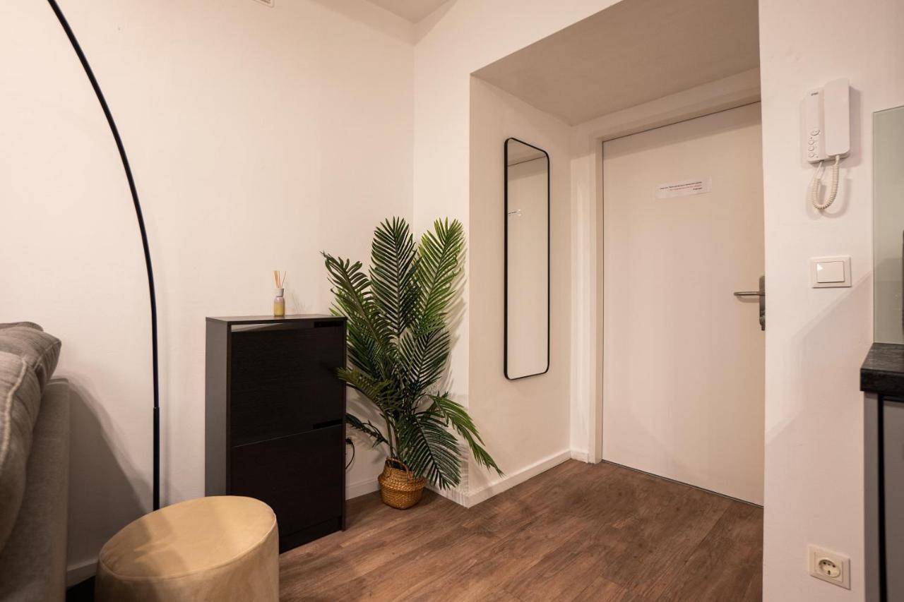 Stylish Apartment With Dedicated Working Space And Super King-Size Bed Located Between City Centre And Donau River Viyana Dış mekan fotoğraf
