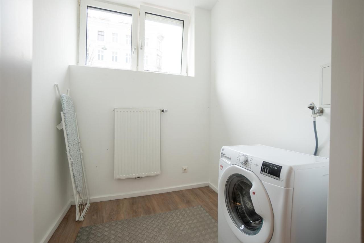 Stylish Apartment With Dedicated Working Space And Super King-Size Bed Located Between City Centre And Donau River Viyana Dış mekan fotoğraf