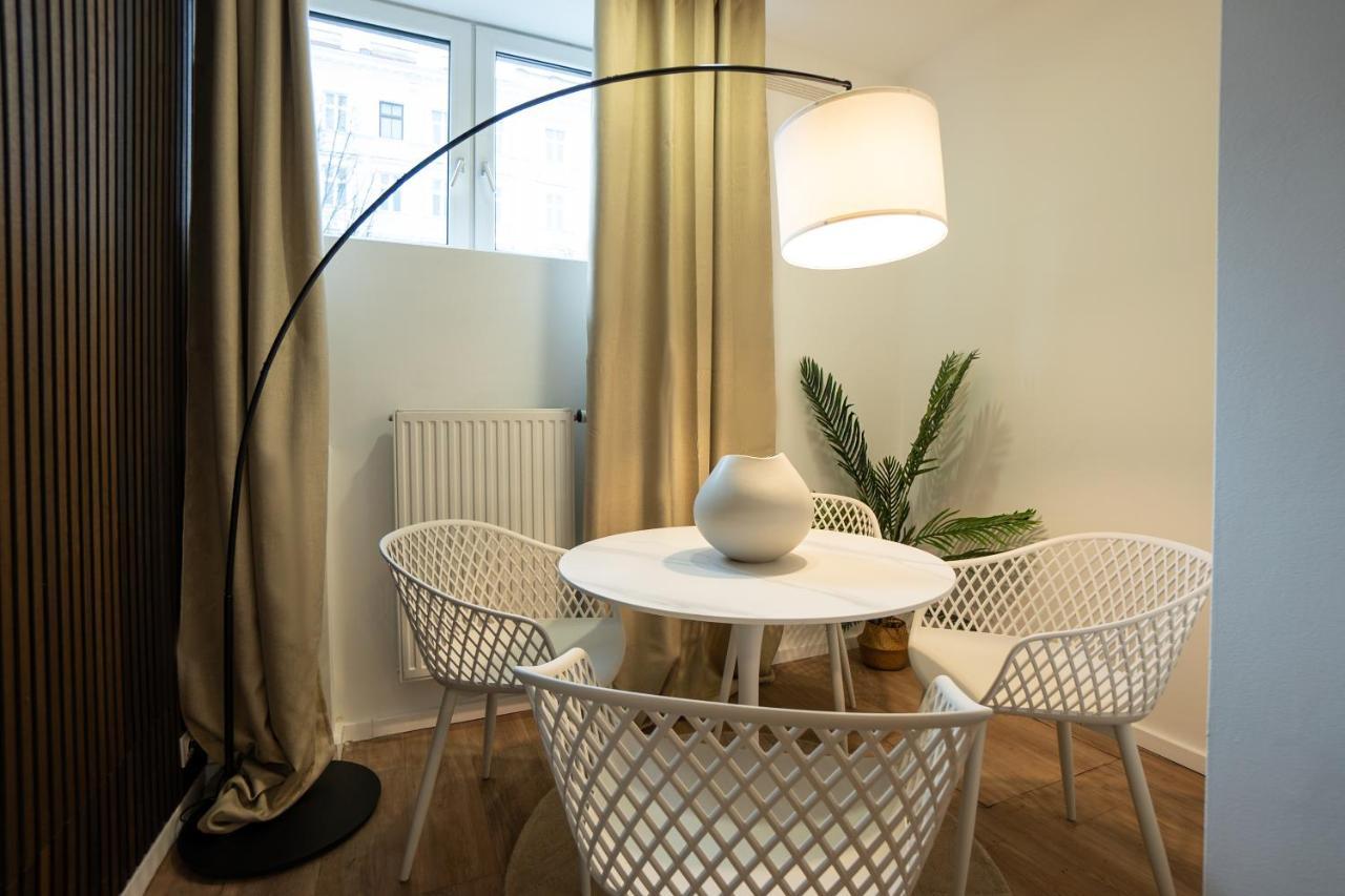 Stylish Apartment With Dedicated Working Space And Super King-Size Bed Located Between City Centre And Donau River Viyana Dış mekan fotoğraf