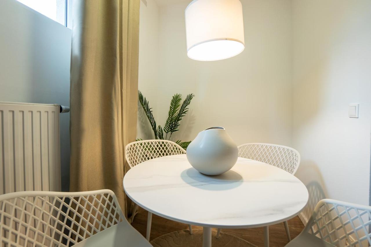 Stylish Apartment With Dedicated Working Space And Super King-Size Bed Located Between City Centre And Donau River Viyana Dış mekan fotoğraf